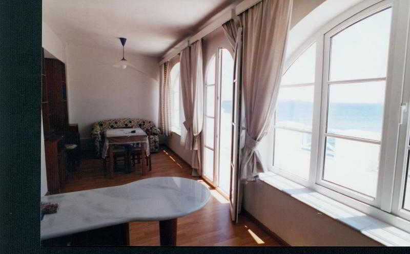 Sea Colours Rooms & Apartments エルムポリ エクステリア 写真
